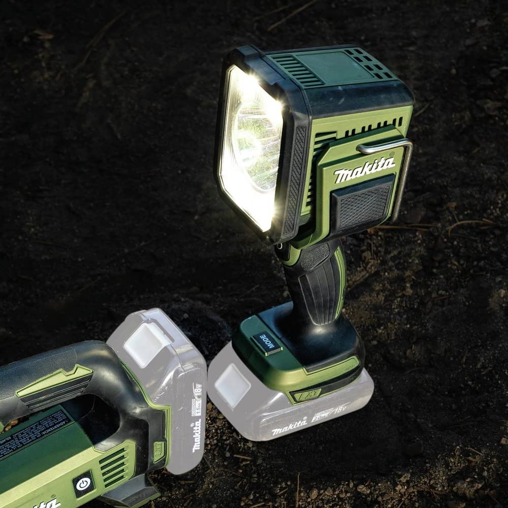 Makita ADML812 Outdoor Adventure™ 18V LXT® L.E.D. Flashlight/Spotlight, Light Only - Image 3