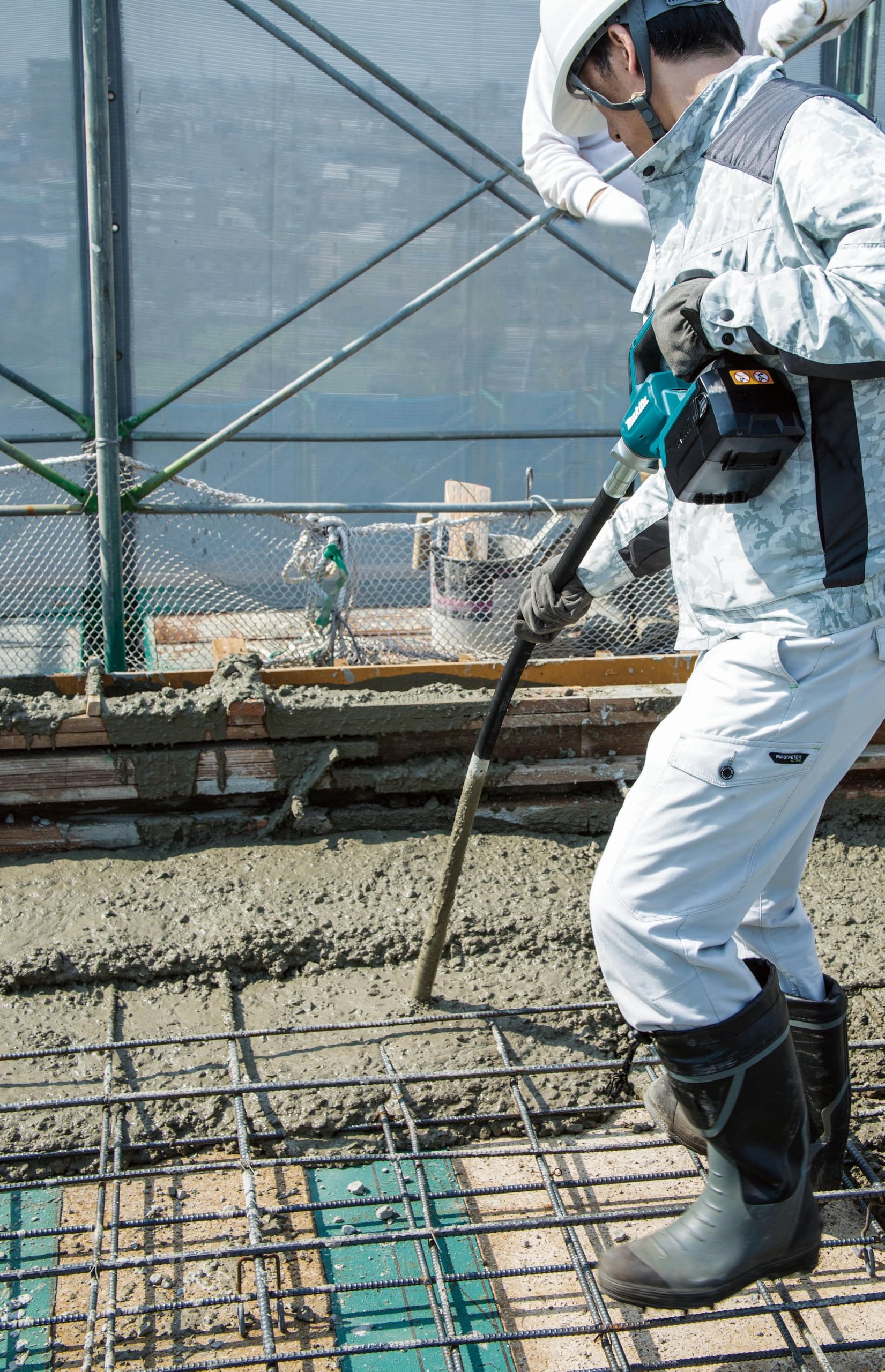 Makita ADRM06 Outdoor Adventure™ 18V LXT® Bluetooth® Radio, Tool Only - Image 13