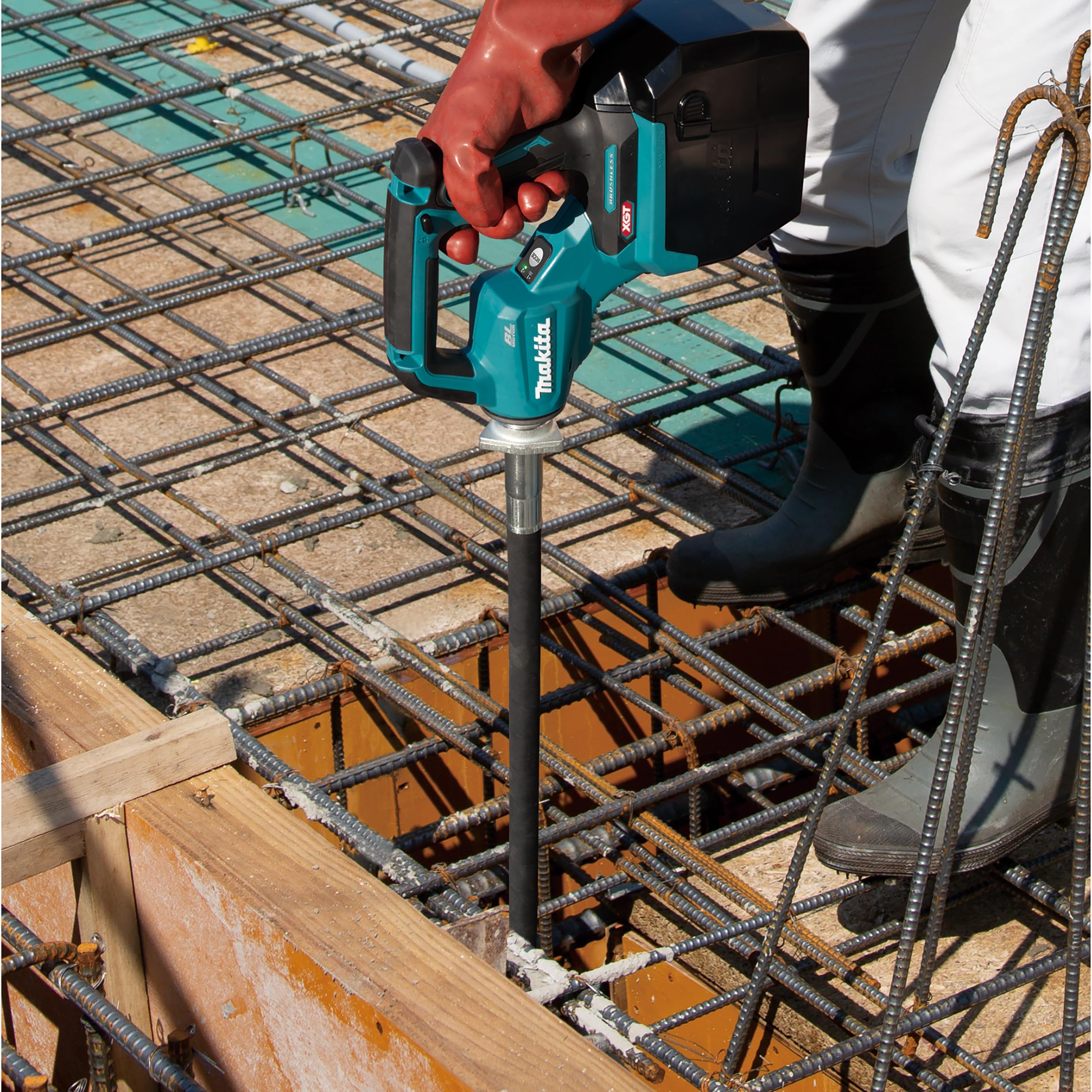 Makita ADRM06 Outdoor Adventure™ 18V LXT® Bluetooth® Radio, Tool Only - Image 14