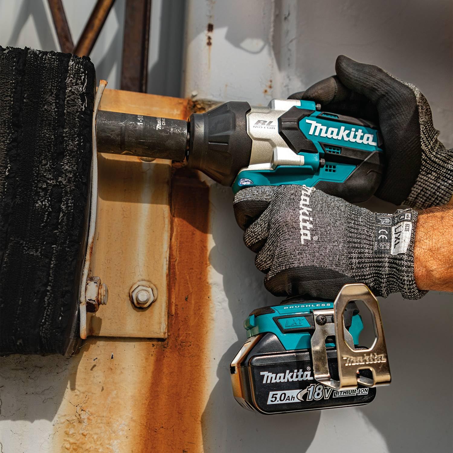 Makita XWT19T 18V LXT® Lithium-Ion Brushless Cordless 3-Speed 1/2" Sq. Drive Impact Wrench Kit w/Detent Anvil (5.0Ah) - Image 10