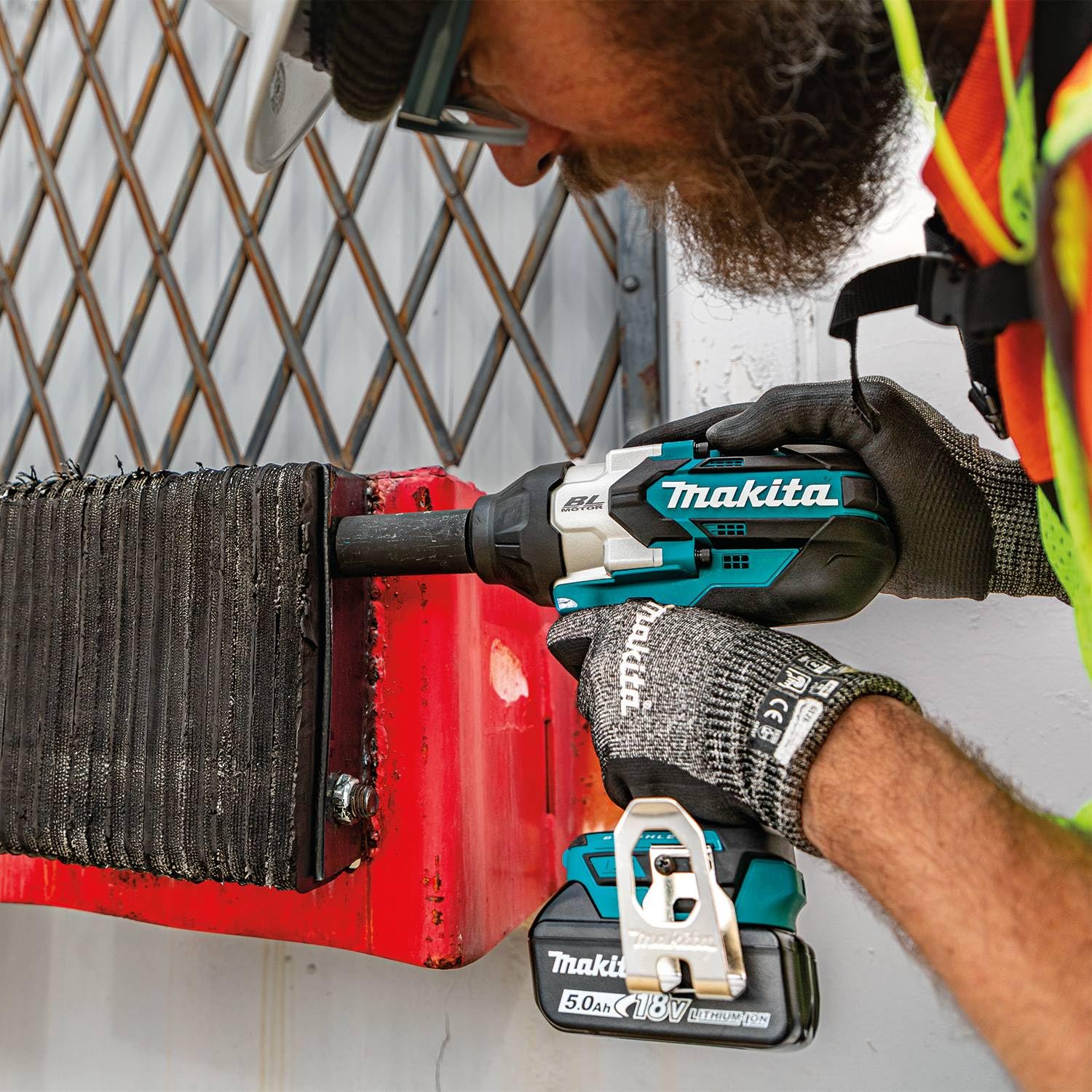 Makita XWT19T 18V LXT® Lithium-Ion Brushless Cordless 3-Speed 1/2" Sq. Drive Impact Wrench Kit w/Detent Anvil (5.0Ah) - Image 9